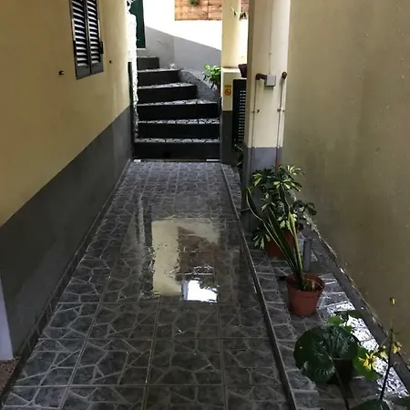 Small * Sao Vicente (Madeira)